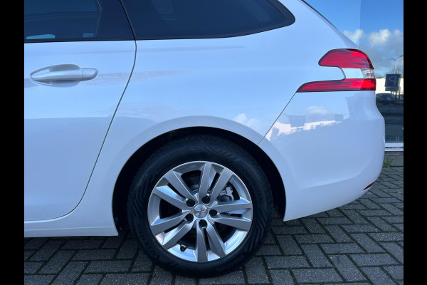 Peugeot 308 SW 1.2 Turbo Executive - Panodak - Climate - Navi - Parkeerhulp - NL auto - NAP