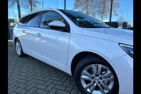 Peugeot 308 SW 1.2 Turbo Executive - Panodak - Climate - Navi - Parkeerhulp - NL auto - NAP