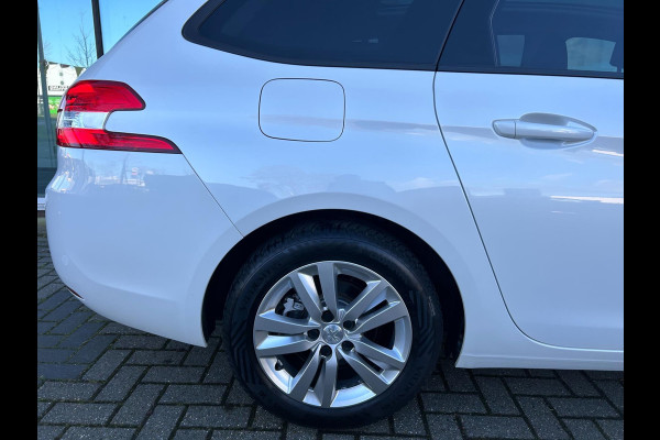 Peugeot 308 SW 1.2 Turbo Executive - Panodak - Climate - Navi - Parkeerhulp - NL auto - NAP