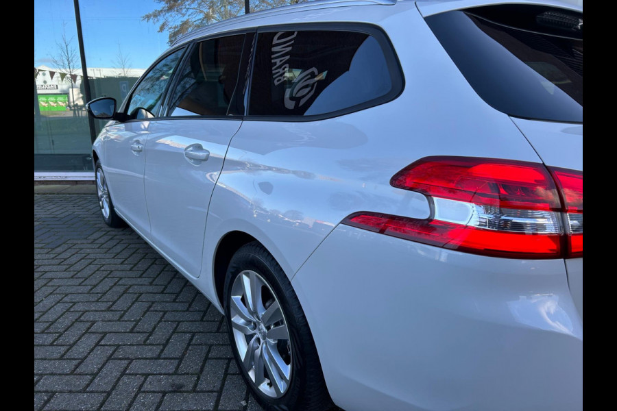 Peugeot 308 SW 1.2 Turbo Executive - Panodak - Climate - Navi - Parkeerhulp - NL auto - NAP