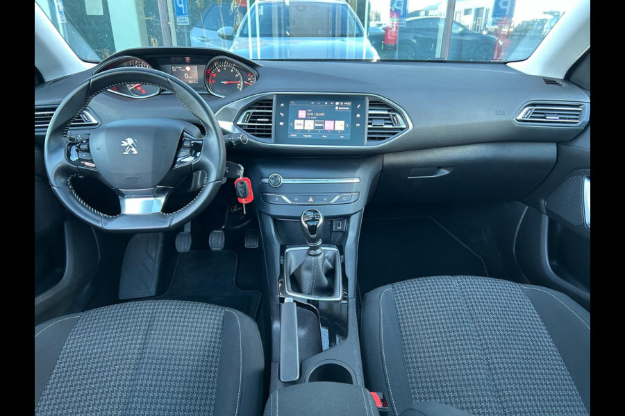 Peugeot 308 SW 1.2 Turbo Executive - Panodak - Climate - Navi - Parkeerhulp - NL auto - NAP