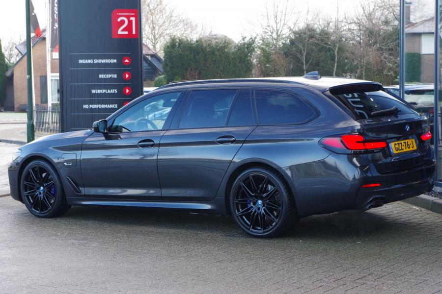 BMW 5 Serie Touring 530e 293 PK M-Sport Business Edition Plus, Panoramadak, Elek. Trekhaak, Leder, Head-Up