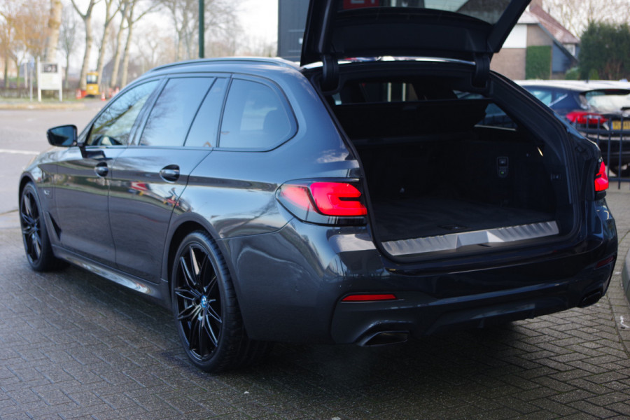 BMW 5 Serie Touring 530e 293 PK M-Sport Business Edition Plus, Panoramadak, Elek. Trekhaak, Leder, Head-Up