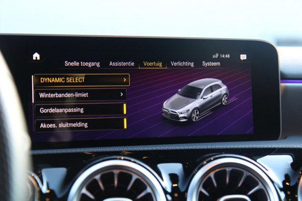 Mercedes-Benz A-Klasse 220 AMG/PANO/SFEER/CARPLAY/LANE ASSIST/VOL