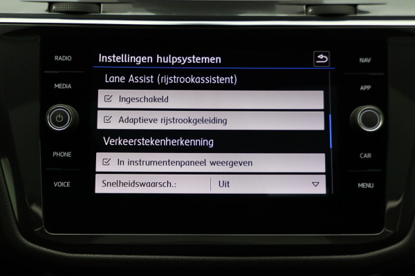 Volkswagen Tiguan Allspace 1.5 TSI DSG Highline Business R 7p. Virtual Cockpit, Panoramadak,  ACC, Apple Carplay, Trekhaak, 20''