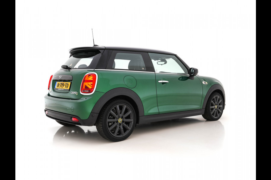 MINI Mini Electric Charged 33 kWh [ 3-Fase ] (INCL-BTW) *HEAD-UP | HARMAN/KARDON | 1/2-LEATHER | FULL-LED | NAVI-FULLMAP | DIGI-COCKPIT | DAB+ | ECC | CRUISE | AMBIENT-LIGHT | SPORT-SEATS | 17"ALU*