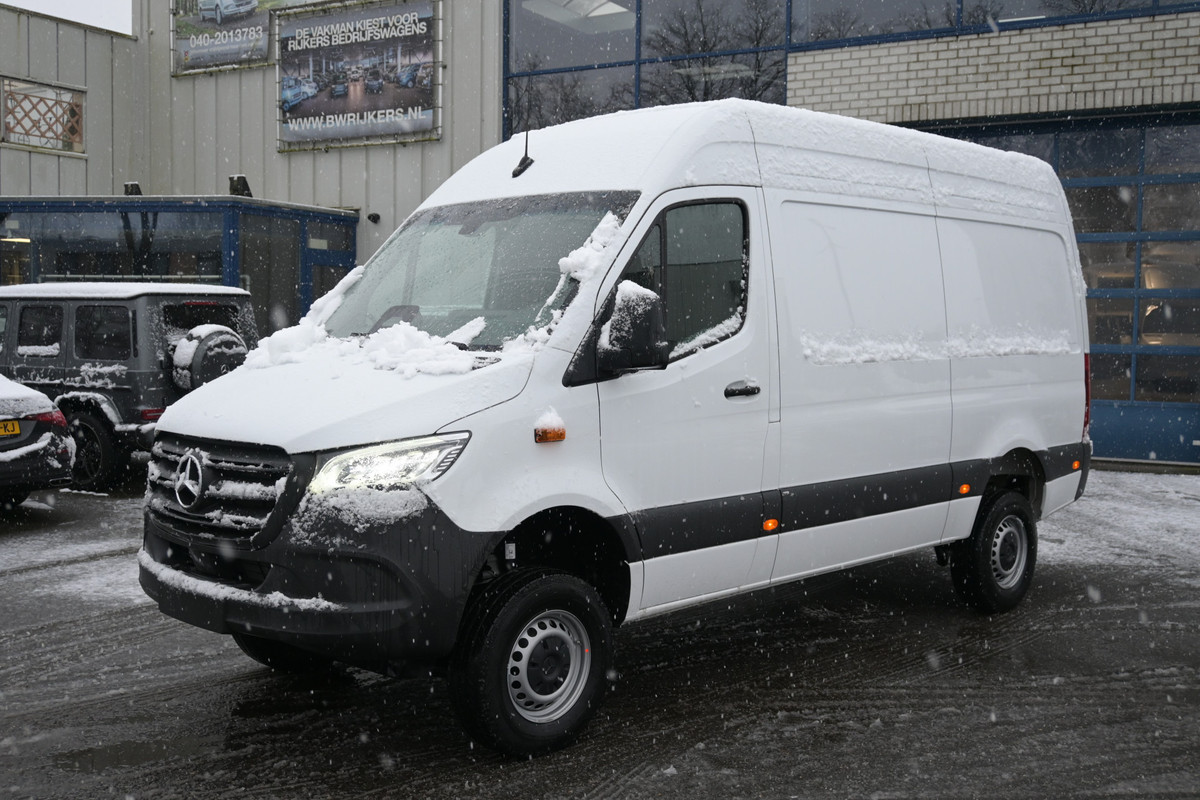 Mercedes-Benz Sprinter 319 CDI L2H2 Pro 4x4 LED verlichting, Smartphone integratie