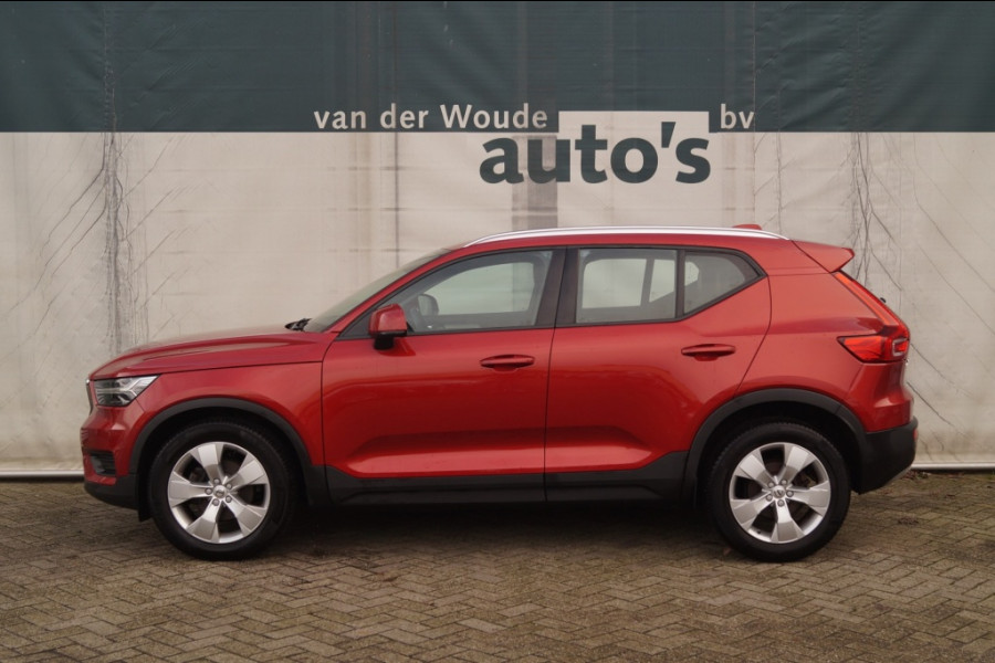 Volvo XC40 1.5 T3 Momentum Pro -NAVI-ECC-PDC-