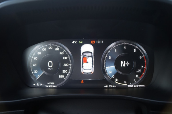 Volvo XC40 1.5 T3 Momentum Pro -NAVI-ECC-PDC-