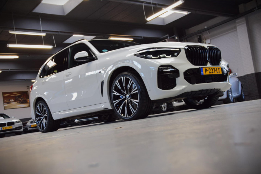 BMW X5 XDrive40i High Executive |M-Pakket|Dealer onderhouden|22 inch|Panoramadak|