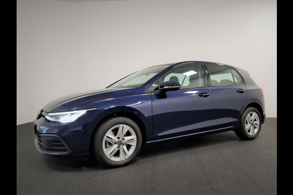 Volkswagen Golf 1.5 TSI 130pk Life | Navigatie | Climate Control | Adaptive Cruise Control | Led | Lichtmetalen velgen | Parkeer Sensoren | Stoelverwarming