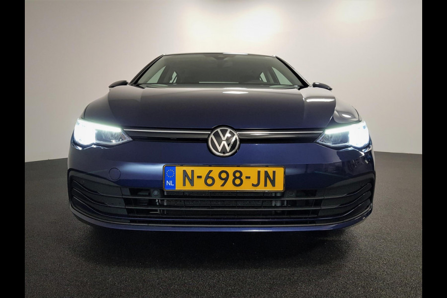 Volkswagen Golf 1.5 TSI 130pk Life | Navigatie | Climate Control | Adaptive Cruise Control | Led | Lichtmetalen velgen | Parkeer Sensoren | Stoelverwarming