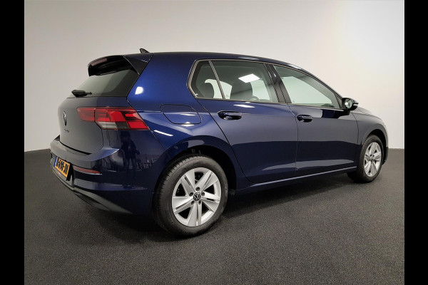 Volkswagen Golf 1.5 TSI 130pk Life | Navigatie | Climate Control | Adaptive Cruise Control | Led | Lichtmetalen velgen | Parkeer Sensoren | Stoelverwarming