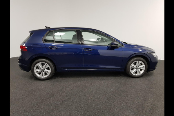 Volkswagen Golf 1.5 TSI 130pk Life | Navigatie | Climate Control | Adaptive Cruise Control | Led | Lichtmetalen velgen | Parkeer Sensoren | Stoelverwarming