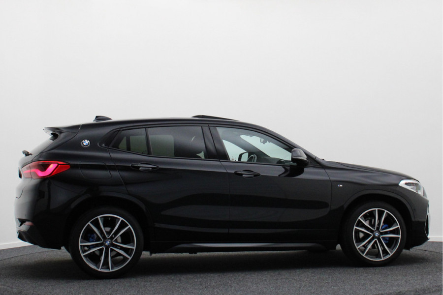 BMW X2 sDrive18i Executive Automaat M Sportpakket, LED, Panoramadak, Camera, Cruise, Navigatie, PDC, 19''