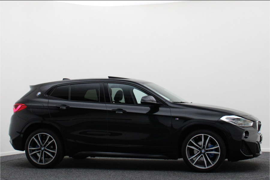 BMW X2 sDrive18i Executive Automaat M Sportpakket, LED, Panoramadak, Camera, Cruise, Navigatie, PDC, 19''