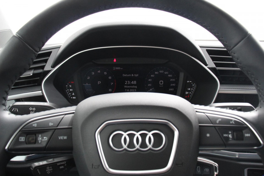 Audi Q3 35 TFSI 150pk S-Tronic Advanced Prestige | Navigatie | Apple Carplay/Android Auto | Climate Control | Dab | Led | Parkeer sensoren voor en achter | LMV 18 | Adaptive Cruise Control