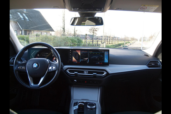 BMW 3 Serie Touring 318i | Nieuw Model | Apple Carplay | Widescreen | Cruise Control | DAB | NL-Auto |