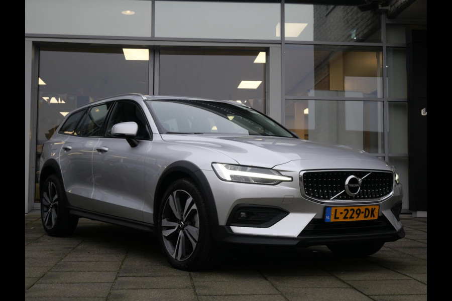 Volvo V60 Cross Country 2.0 B5 AWD Pro | Leder | Adapt. Cruise | CarPlay | Navi | Clima | Elek. stoelen + geheugen | 19'' LM | Camera