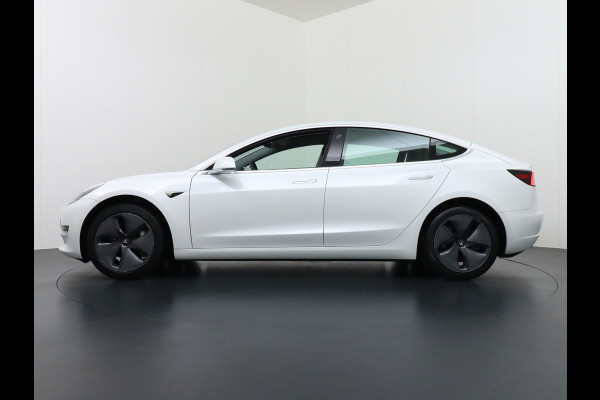 Tesla Model 3 SR+60kWh 326PK AutoPilot FSD-v.b Premium-Luidsprekers Leer PanoDak Adaptive cruise 18" Camera's Elektr.-Stuur+Stoelen+Spiegels+G Ecc Navigatiesysteem full map LED-a+v Comfortstoel(en) ACC Dual-ECC DAB Voorverwarmen interieur via App Keyless via Telefoonsleutel One-Pedal-Drive Orig. nlse auto  1e eigenaar Slechts 1584kg (Lichtste Tesla)