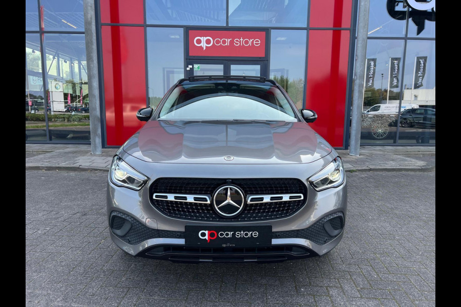 Mercedes-Benz GLA 250e achteruitrijcamera | Navi | Pano | Trekhaak