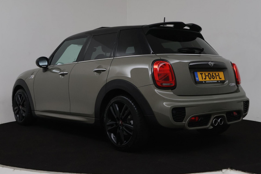 MINI Mini 2.0 Cooper S Automaat (PANORAMADAK, HARMAN & KARDON, NAVIGATIE, PARKEERSENSOREN, STOELVERWARMING, NL-AUTO)