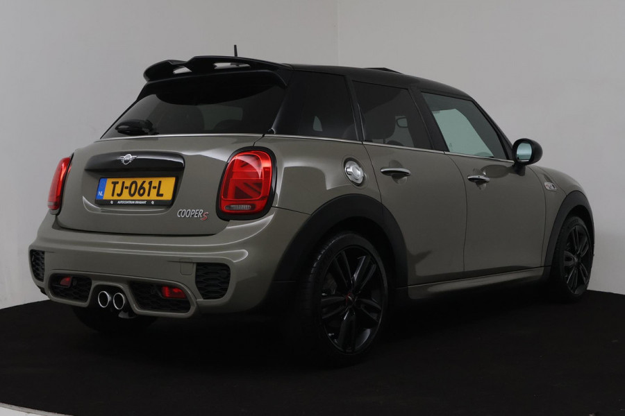 MINI Mini 2.0 Cooper S Automaat (PANORAMADAK, HARMAN & KARDON, NAVIGATIE, PARKEERSENSOREN, STOELVERWARMING, NL-AUTO)