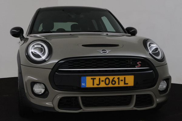 MINI Mini 2.0 Cooper S Automaat (PANORAMADAK, HARMAN & KARDON, NAVIGATIE, PARKEERSENSOREN, STOELVERWARMING, NL-AUTO)