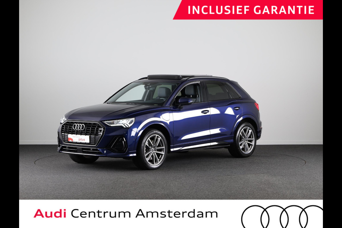 Audi Q3 45 TFSI e S edition 245pk | Panoramadak | Lederen bekleding | Parkeercamera | Verwarmbare voorstoelen