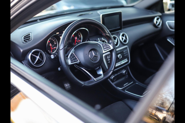 Mercedes-Benz A-Klasse 180 Business Solution AMG | Pano | PDC | LED | 18" LM | Stoelverw.