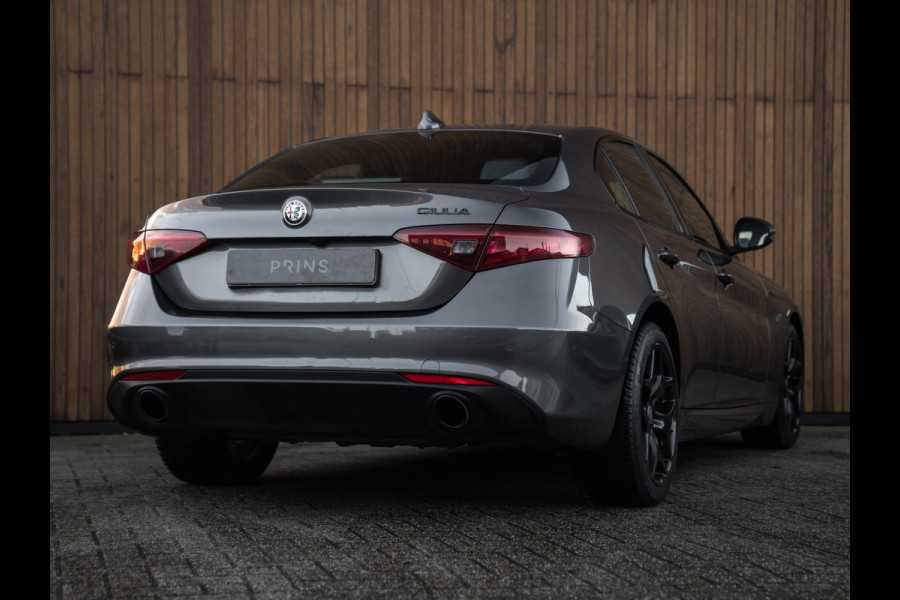 Alfa Romeo Giulia 2.0T Sprint | MY21 | Veloce stoelen | CarPlay | 1e eig | Adapt. cruise | NL-auto