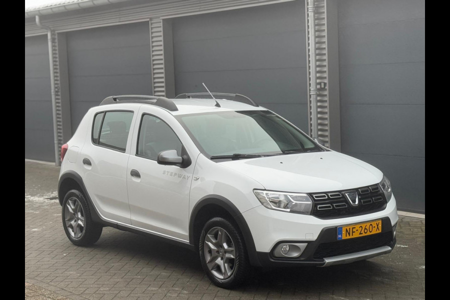 Dacia Sandero 0.9 TCe SL Stepway, 49000 km, trekhaak, Nederlandse auto met nationale auto pas, luxe uitvoering