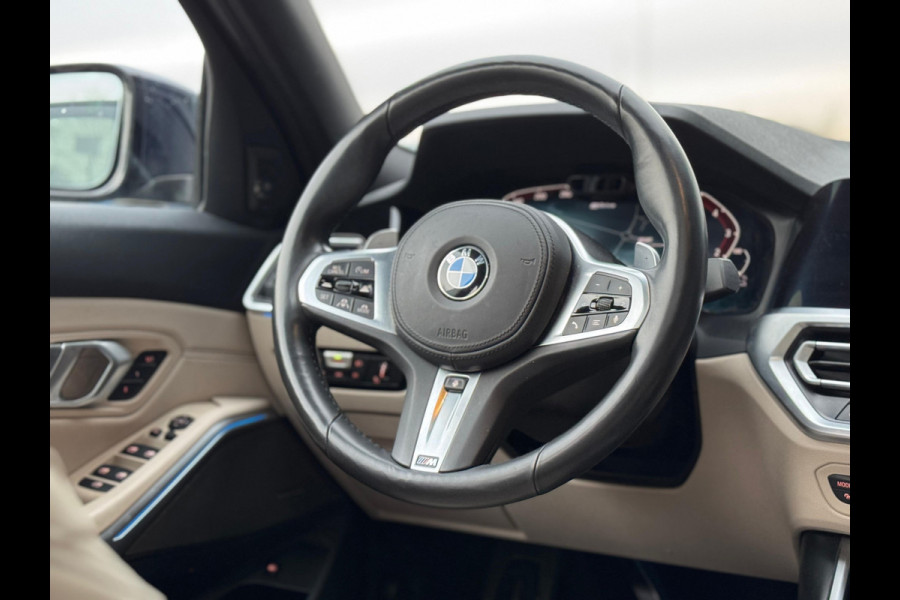 BMW 3-serie 330e M Sport Shadow Line Plug In Hybrid Dealer O.H PHEV | Schuifdak | Laser LED | Adaptive Onderstel |  Lederen Sportstoelen Memory | Adaptive Cruise | Harman Kardon | Head Up |