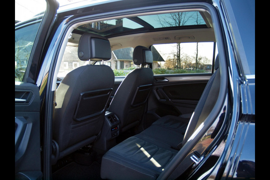 Volkswagen Tiguan Allspace 1.5 TSI Comfortline Business | Panormadak | Camera | Trekhaak | Cruise Control | Apple Carplay |