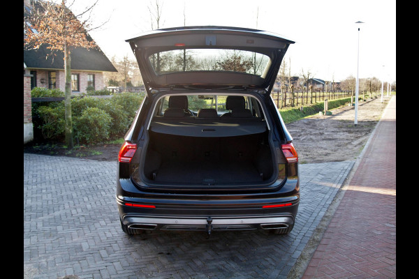 Volkswagen Tiguan Allspace 1.5 TSI Comfortline Business | Panormadak | Camera | Trekhaak | Cruise Control | Apple Carplay |