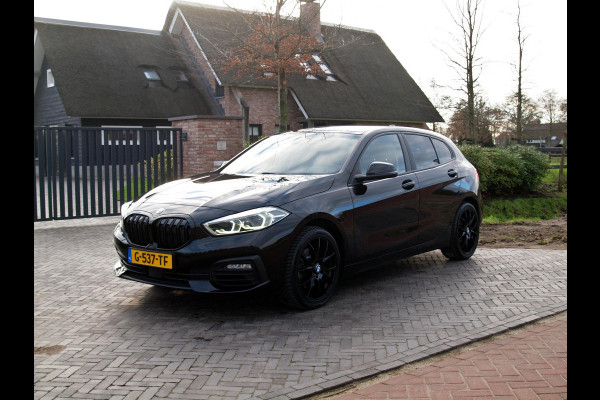 BMW 1-serie 118i Executive Edition | 18 Inch | Apple Carplay | Trekhaak | Cruise Control | Virtual Cockpit |