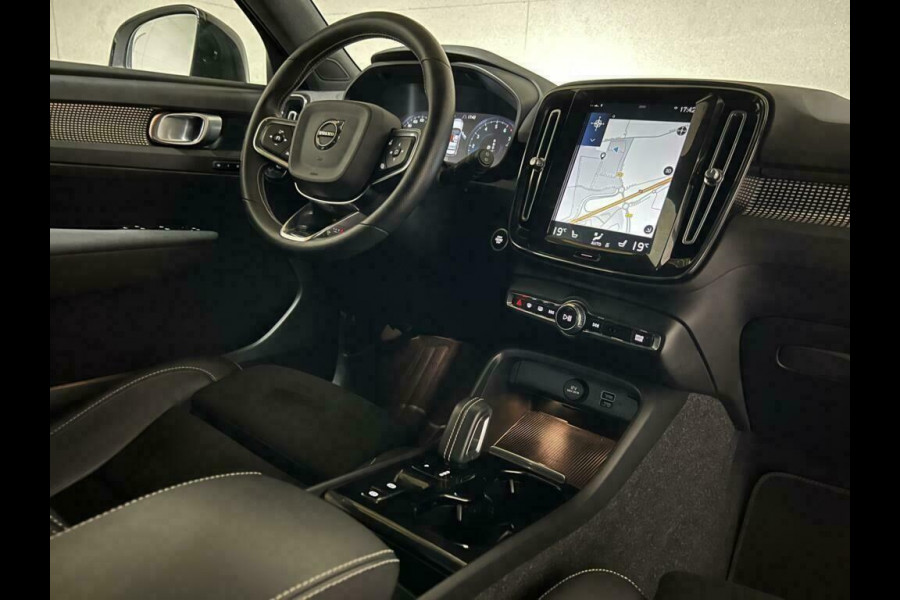 Volvo XC40 1.5 T3 R-Design Pano Camera Carplay Trekh. NAP