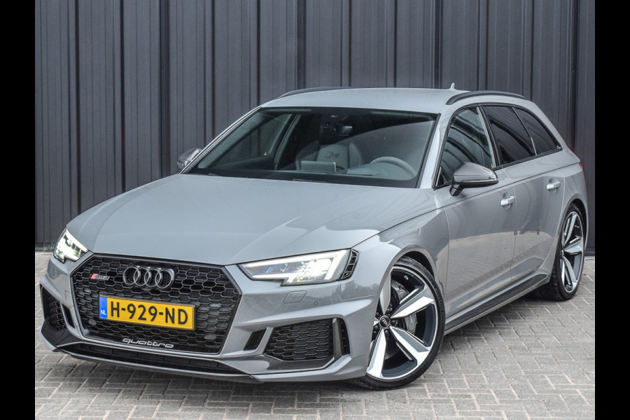 Audi RS4 2.9 TFSI RS 4 QUATTRO | BLACK - OPTIC | CARBON DETAILS | B&O SOUND | HEAD-UP | CAMERA | KERAMISCHE REMMEN | DYNAMIC PACK PLUS |