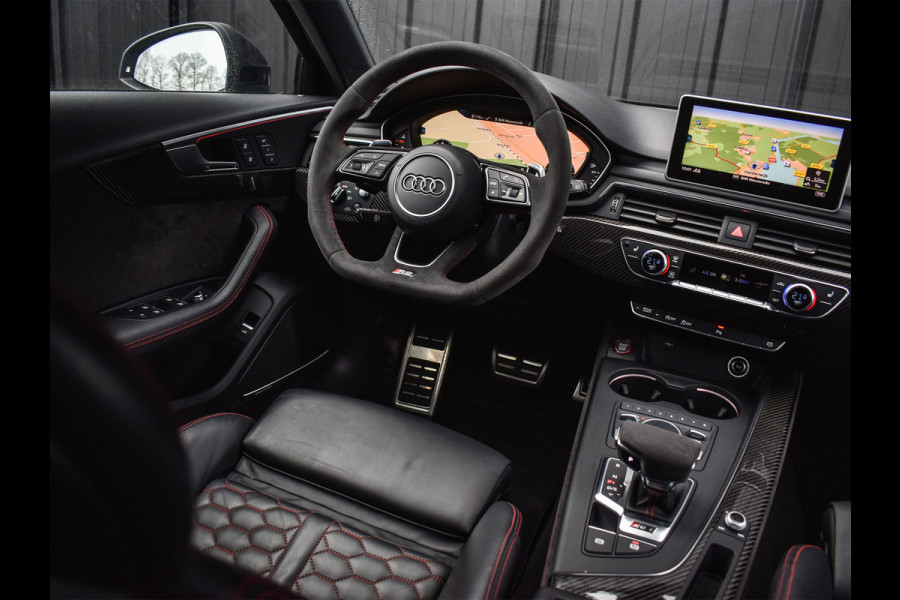 Audi RS4 2.9 TFSI RS 4 QUATTRO | BLACK - OPTIC | CARBON DETAILS | B&O SOUND | HEAD-UP | CAMERA | KERAMISCHE REMMEN | DYNAMIC PACK PLUS |