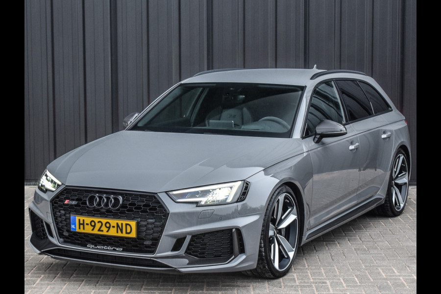 Audi RS4 2.9 TFSI RS 4 QUATTRO | BLACK - OPTIC | CARBON DETAILS | B&O SOUND | HEAD-UP | CAMERA | KERAMISCHE REMMEN | DYNAMIC PACK PLUS |