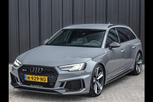 Audi RS4 2.9 TFSI RS 4 QUATTRO | BLACK - OPTIC | CARBON DETAILS | B&O SOUND | HEAD-UP | CAMERA | KERAMISCHE REMMEN | DYNAMIC PACK PLUS |