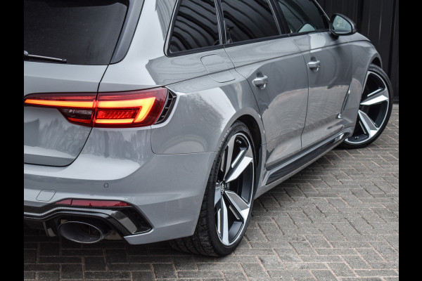 Audi RS4 2.9 TFSI RS 4 QUATTRO | BLACK - OPTIC | CARBON DETAILS | B&O SOUND | HEAD-UP | CAMERA | KERAMISCHE REMMEN | DYNAMIC PACK PLUS |