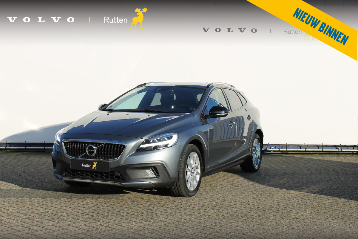 Volvo V40 Cross Country T3 152Pk Automaat Polar+ Luxury Lederen Bekleding / Standkachel / Verwarmbare voorruit / Trekhaak / Elektrisch verstelbare bestuurdersstoel met geheugen