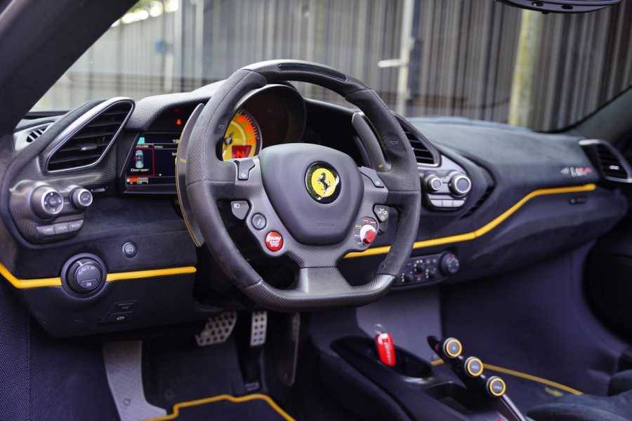 Ferrari 488 3.9 Pista HELE Spider Tailor Made