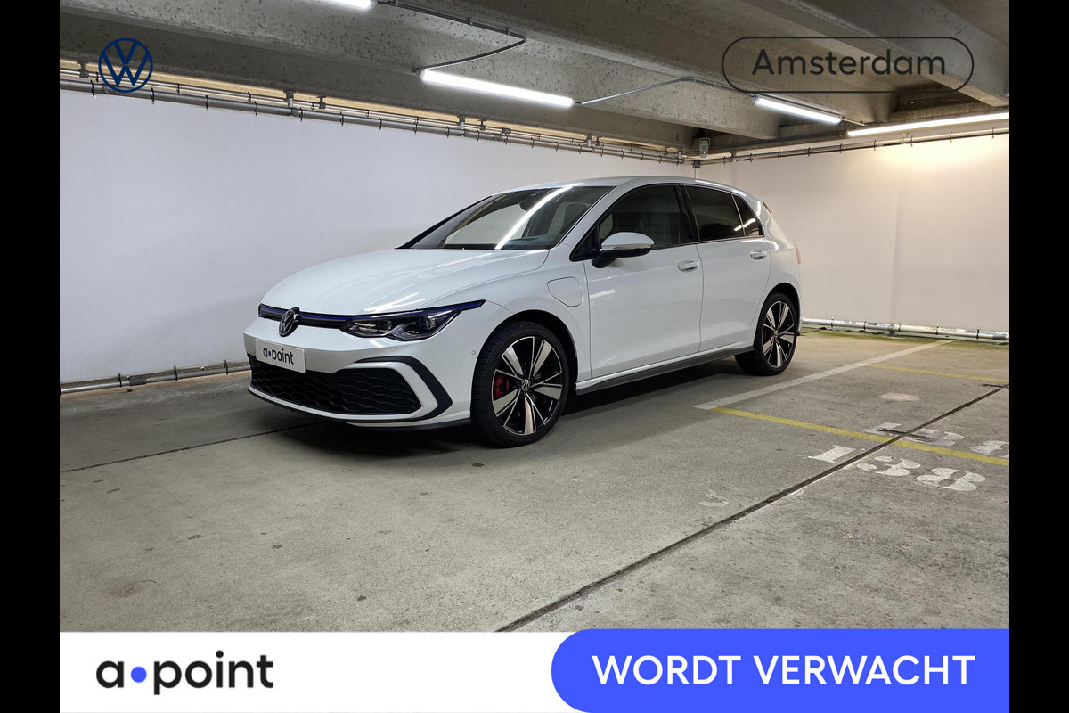 Volkswagen Golf 1.4 eHybrid GTE 245 pk Automaat (DSG) | Navigatie | Parkeersensoren (Park assist) | Achteruitrijcamera | Matrix LED koplampen | Stoelverwarming |