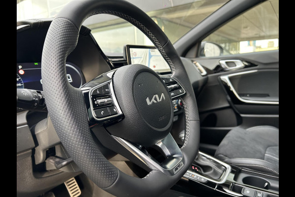 Kia Ceed 1.5 T-GDi GT-PlusLine Panoramadak | Camera | Navi | Stuur-/Stoelverwarming | Leder/Alcantara | 17" Velgen | Clima | Apple CarPlay/Android Auto | Key-Less | PDC | Cruise | LED |