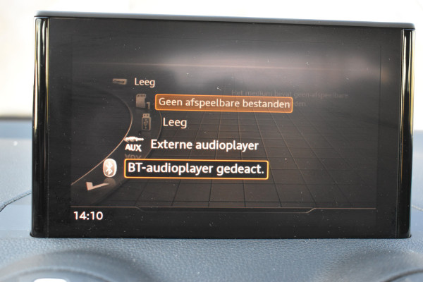 Audi Q2 35 TFSI S Edition / Automaat / Navi / Clima / Verw. Voorst. / Bluetooth / Cruise