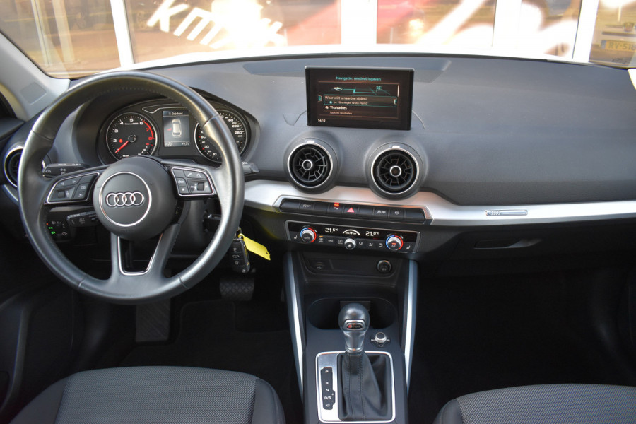 Audi Q2 35 TFSI S Edition / Automaat / Navi / Clima / Verw. Voorst. / Bluetooth / Cruise