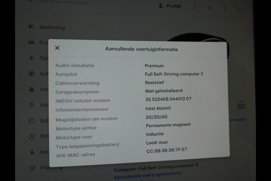 Tesla Model 3 Performance AWD 513pk 0-100 3,4 sec. 20" FSD-vb. AutoPilot Carbon Spoiler Premium-HiFi Pano.dak Camera Leer Adaptive-Cruise+Stop 4wd Rode Remklauwen Carbon-Spoiler Premium Audio Veel grip door 4WD vierwielaandrijving.  Origineel Nederlandse auto ! 1e eigenaar 67000 nieuw