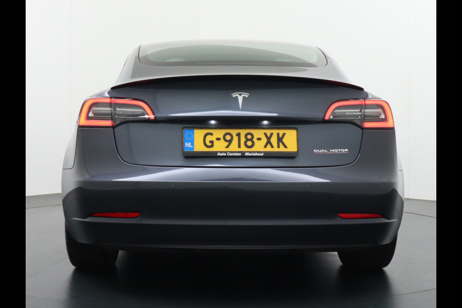 Tesla Model 3 Performance AWD 513pk 0-100 3,4 sec. 20" FSD-vb. AutoPilot Carbon Spoiler Premium-HiFi Pano.dak Camera Leer Adaptive-Cruise+Stop 4wd Rode Remklauwen Carbon-Spoiler Premium Audio Veel grip door 4WD vierwielaandrijving.  Origineel Nederlandse auto ! 1e eigenaar 67000 nieuw